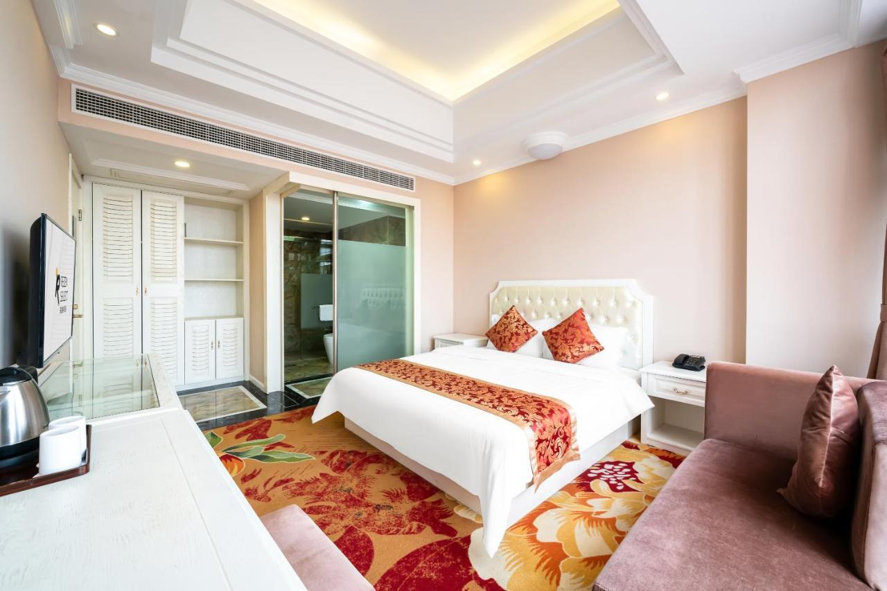 Pudong Airport Licheng Ruixuan Hotel 4*