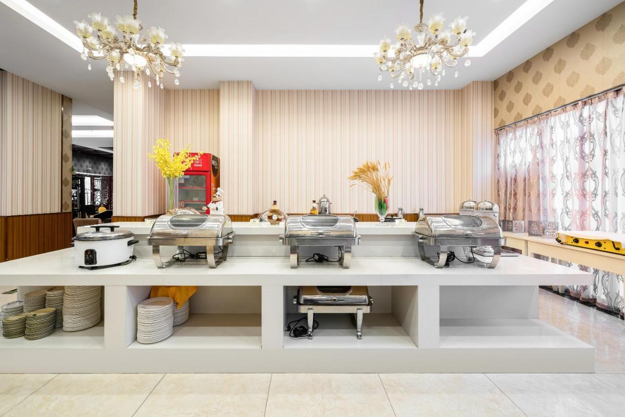 Pudong Airport Licheng Ruixuan Hotel 4*